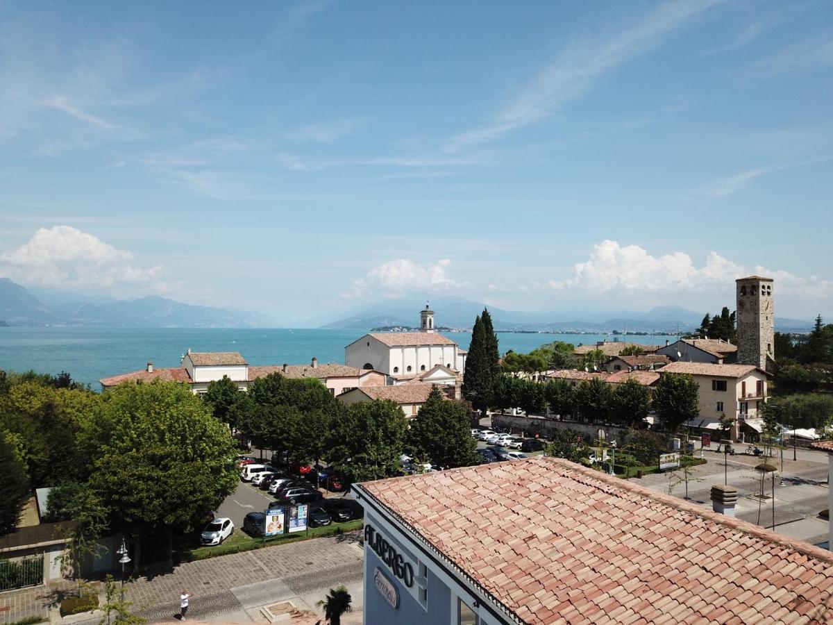 Hotel Enrichetta Desenzano del Garda Bagian luar foto